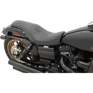 06-17 FXD/DWG FLAME PREDATOR SEAT