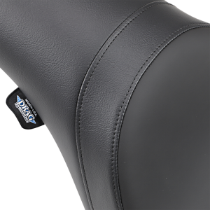 06-17 FXD/DWG SMOOTH PREDATOR SEAT
