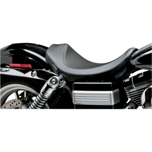 06-17 FXD VILLAIN SOLO SEAT SMOOTH